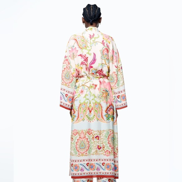 ZARA Printed Kimono with Belt - Picture 4 of 13